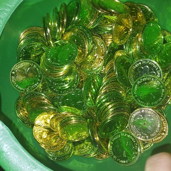 Green Pot with Gold Coins / St Patricks Day - Picture 3 of 3